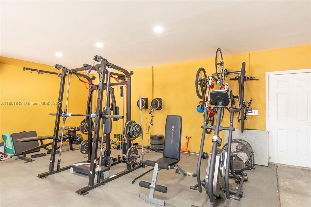 Recently Sold: $1,969,000 (5 beds, 3 baths, 3692 Square Feet)