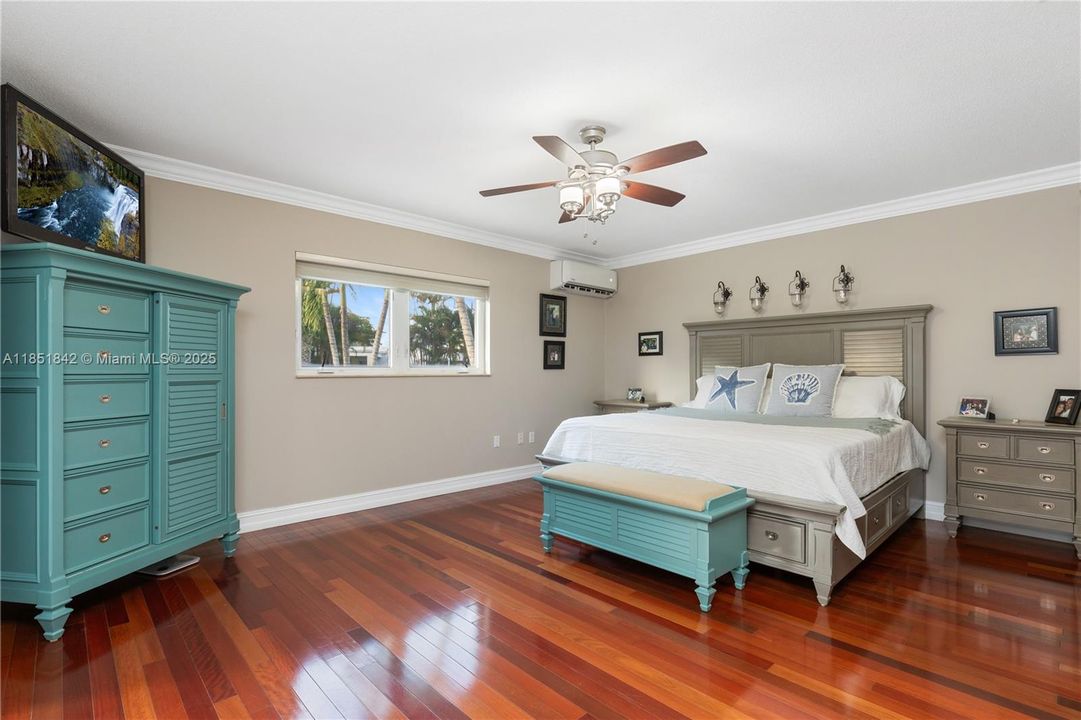 Recently Sold: $1,969,000 (5 beds, 3 baths, 3692 Square Feet)