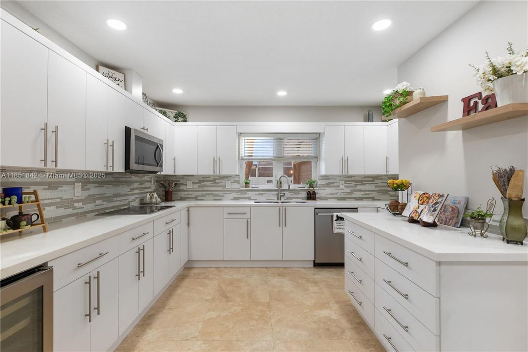 Recently Sold: $1,969,000 (5 beds, 3 baths, 3692 Square Feet)