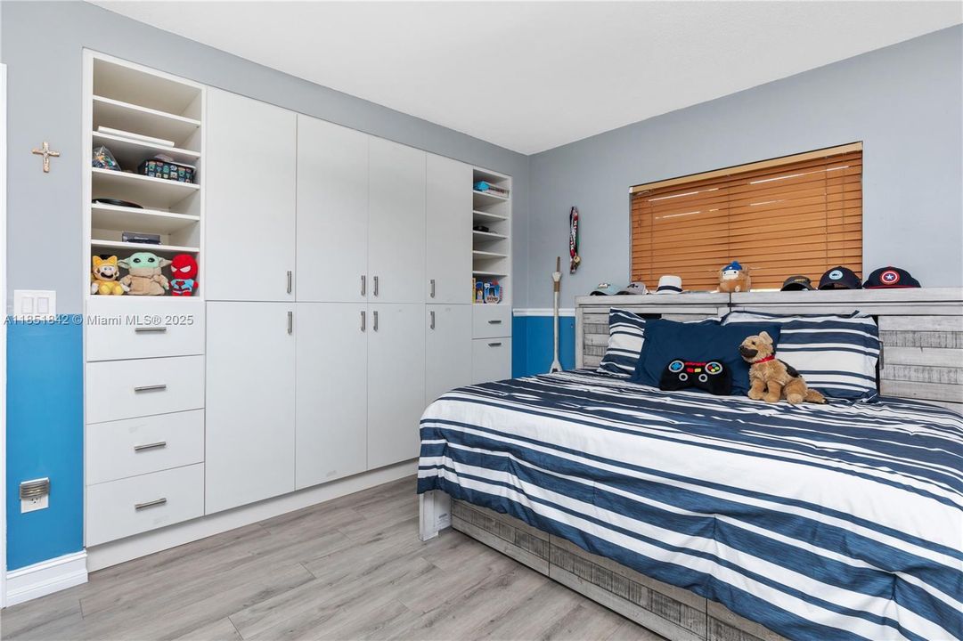 Recently Sold: $1,969,000 (5 beds, 3 baths, 3692 Square Feet)