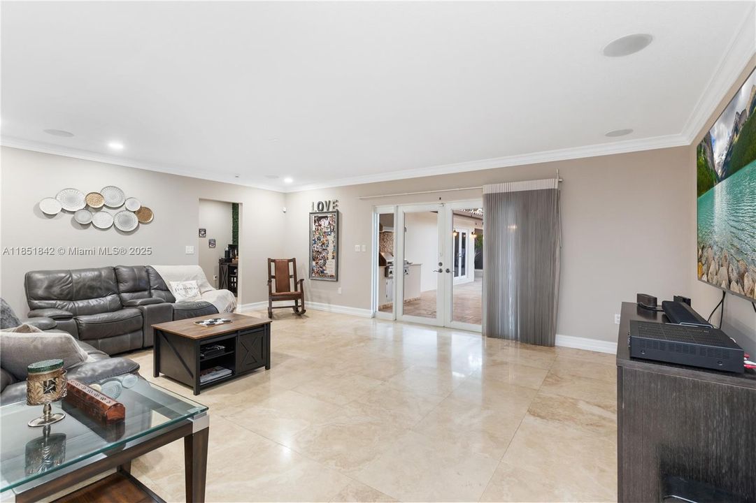 Recently Sold: $1,969,000 (5 beds, 3 baths, 3692 Square Feet)