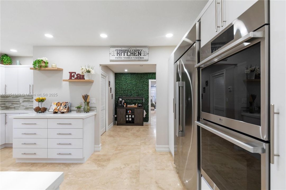 Recently Sold: $1,969,000 (5 beds, 3 baths, 3692 Square Feet)