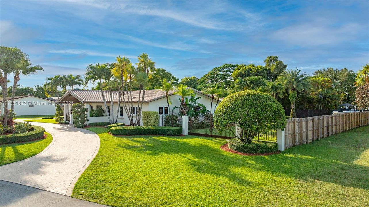 Recently Sold: $1,969,000 (5 beds, 3 baths, 3692 Square Feet)