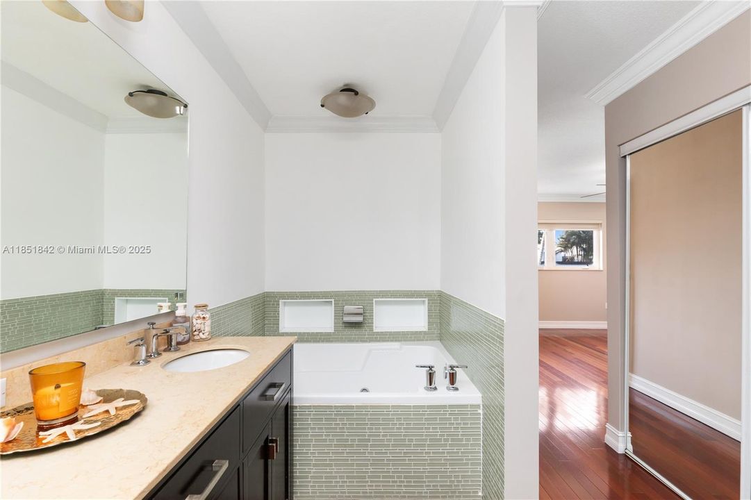 Recently Sold: $1,969,000 (5 beds, 3 baths, 3692 Square Feet)