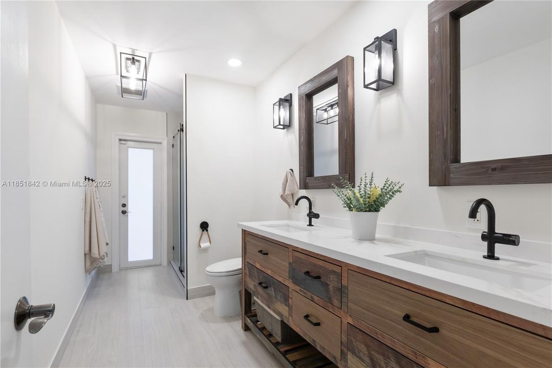 Recently Sold: $1,969,000 (5 beds, 3 baths, 3692 Square Feet)