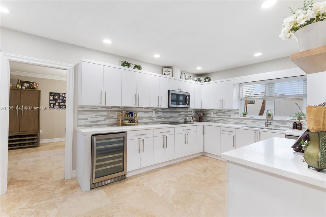 Recently Sold: $1,969,000 (5 beds, 3 baths, 3692 Square Feet)