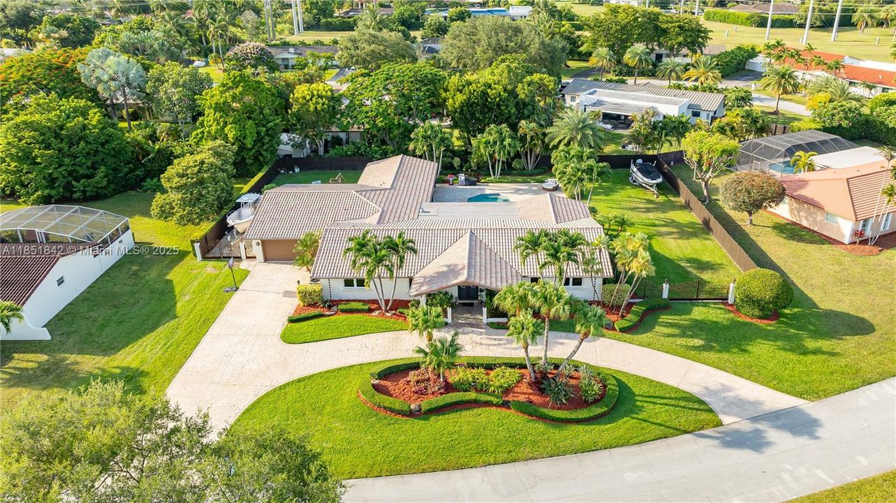 Recently Sold: $1,969,000 (5 beds, 3 baths, 3692 Square Feet)