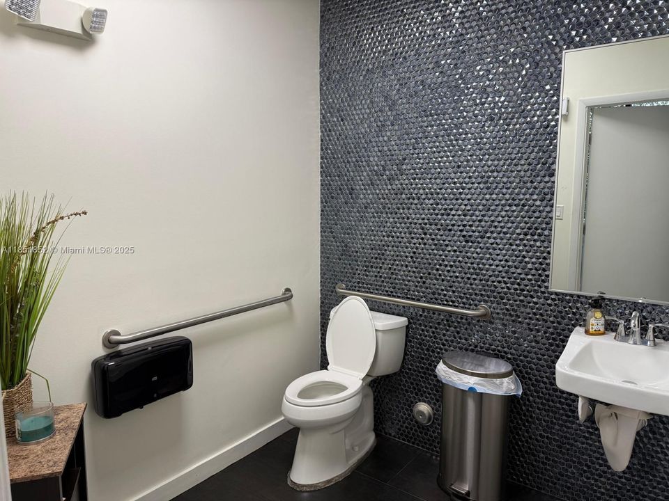 待售: $140,000 (0 贝兹, 0 浴室, 0 平方英尺)