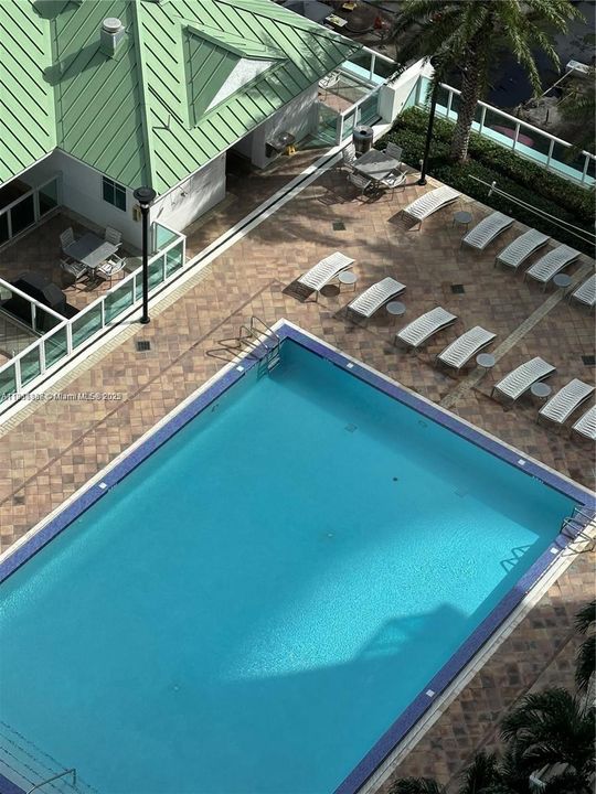 Vendido Recientemente: $639,900 (2 camas, 2 baños, 1267 Pies cuadrados)