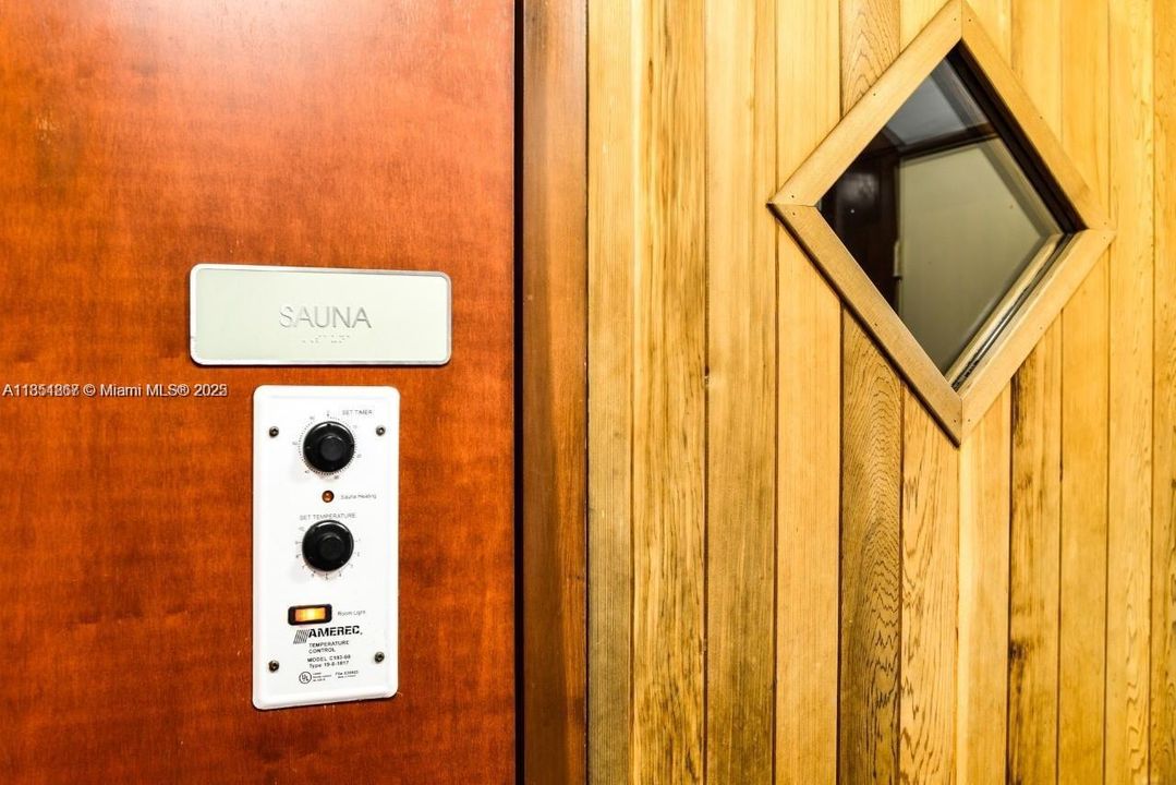 Vendido Recientemente: $639,900 (2 camas, 2 baños, 1267 Pies cuadrados)