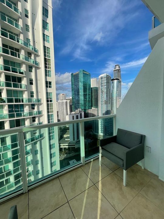 Vendido Recientemente: $639,900 (2 camas, 2 baños, 1267 Pies cuadrados)