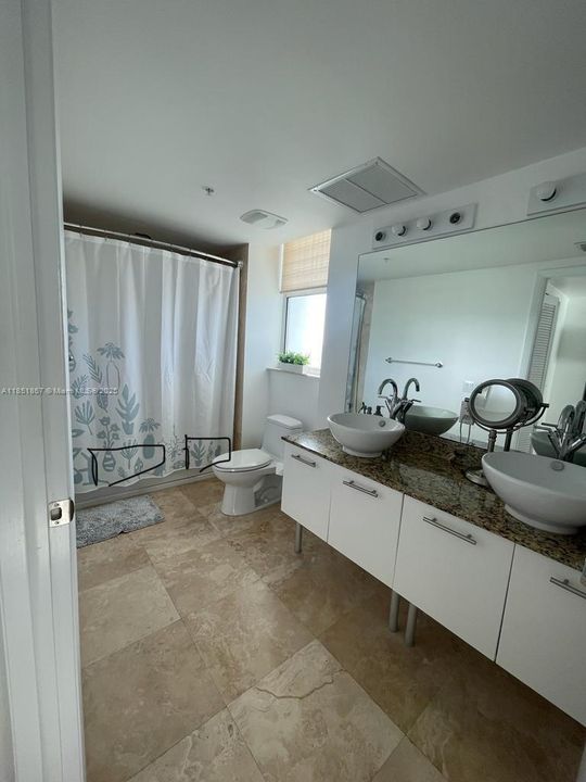 Vendido Recientemente: $639,900 (2 camas, 2 baños, 1267 Pies cuadrados)