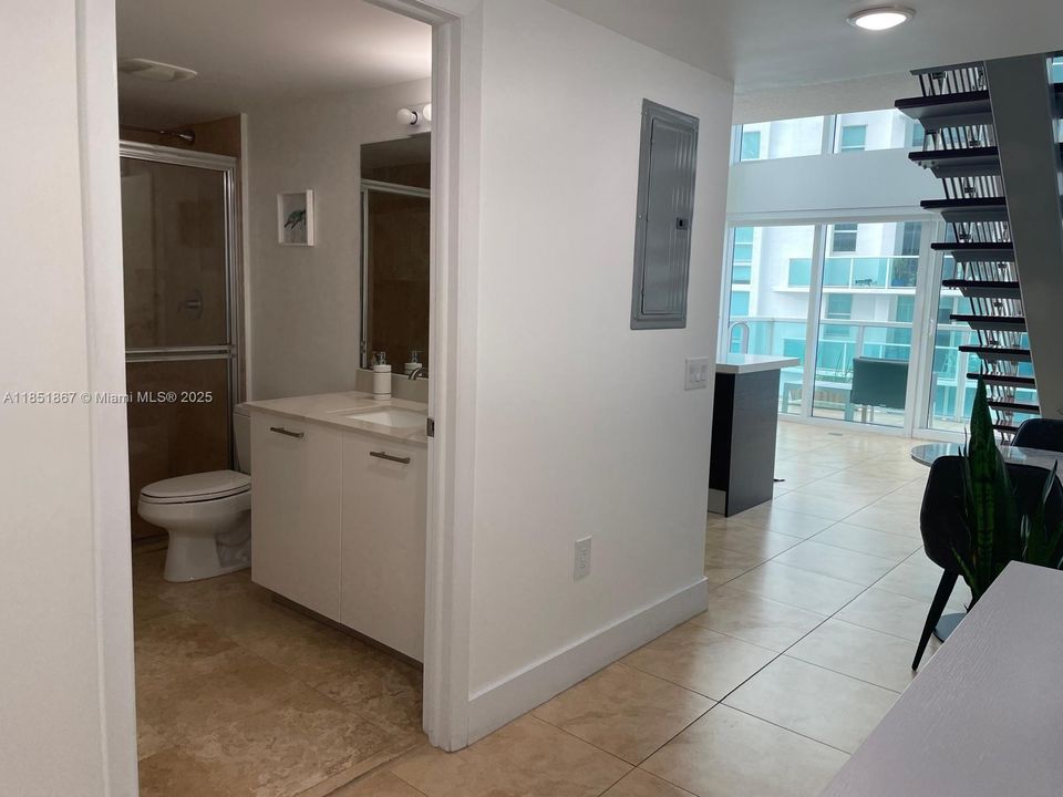 Vendido Recientemente: $639,900 (2 camas, 2 baños, 1267 Pies cuadrados)