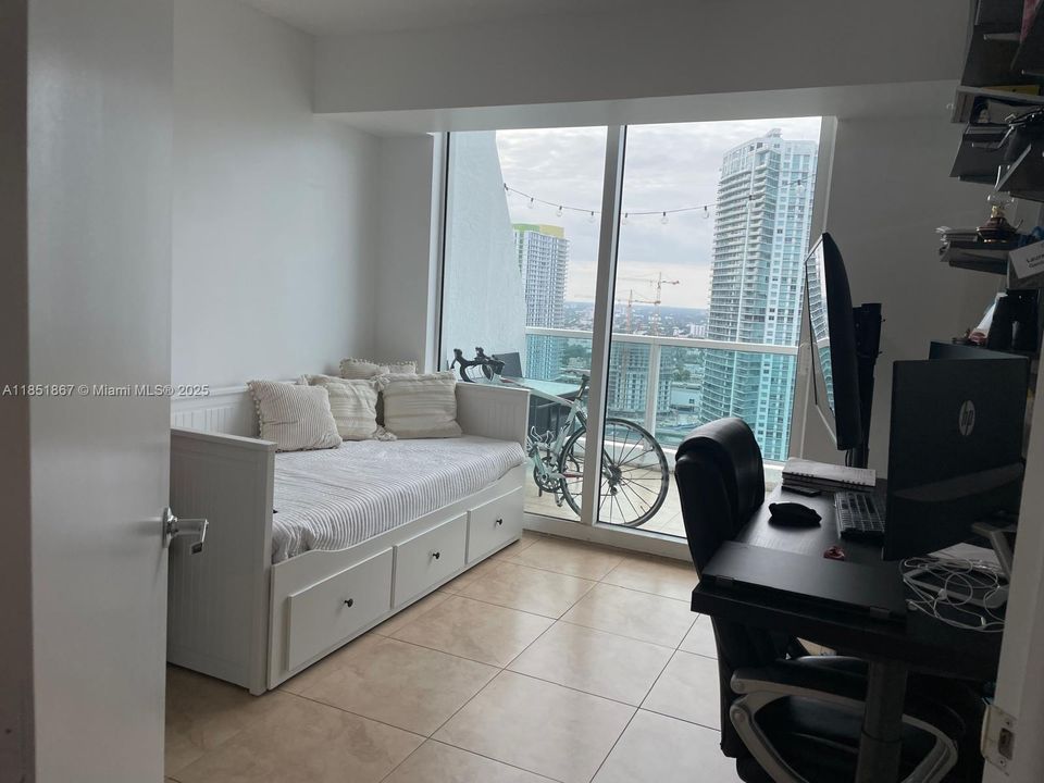 Vendido Recientemente: $639,900 (2 camas, 2 baños, 1267 Pies cuadrados)