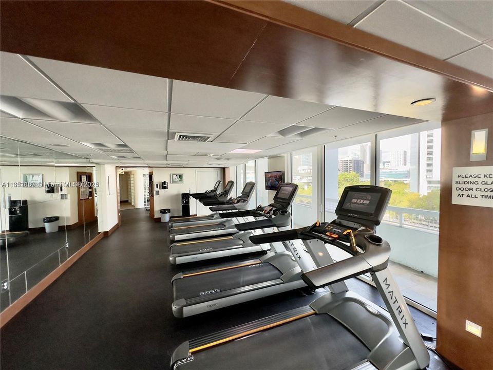 Vendido Recientemente: $639,900 (2 camas, 2 baños, 1267 Pies cuadrados)