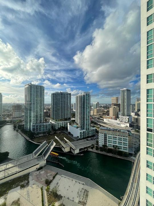 Vendido Recientemente: $639,900 (2 camas, 2 baños, 1267 Pies cuadrados)