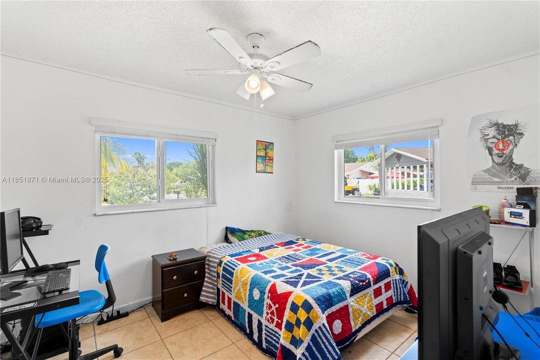 Недавно продано: $439,500 (3 спален, 2 ванн, 1570 Квадратных фут)