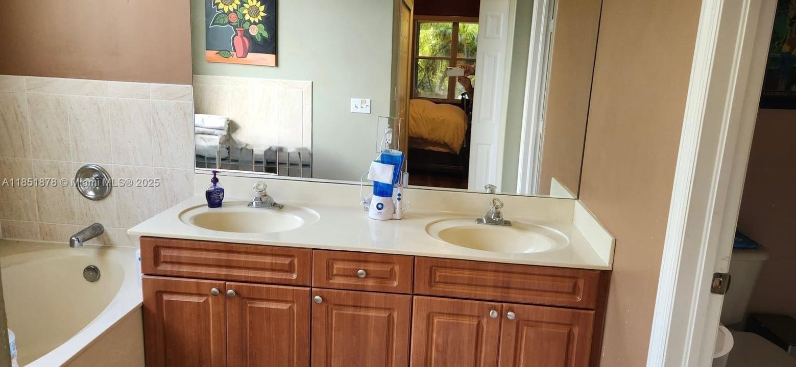 For Sale: $995,000 (4 beds, 2 baths, 1834 Square Feet)