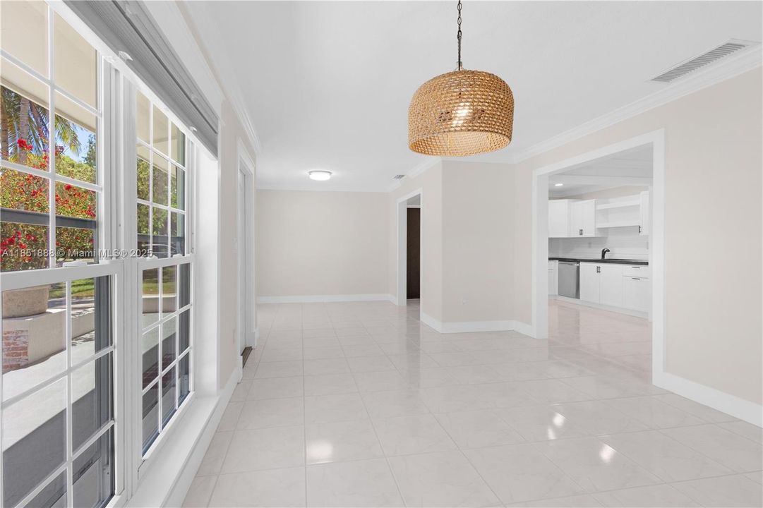 Recently Rented: $4,300 (4 beds, 2 baths, 1972 Square Feet)