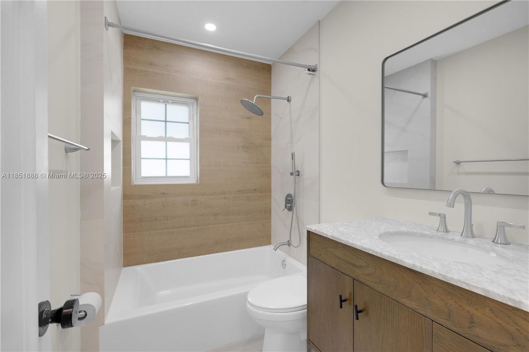 Recently Rented: $4,300 (4 beds, 2 baths, 1972 Square Feet)