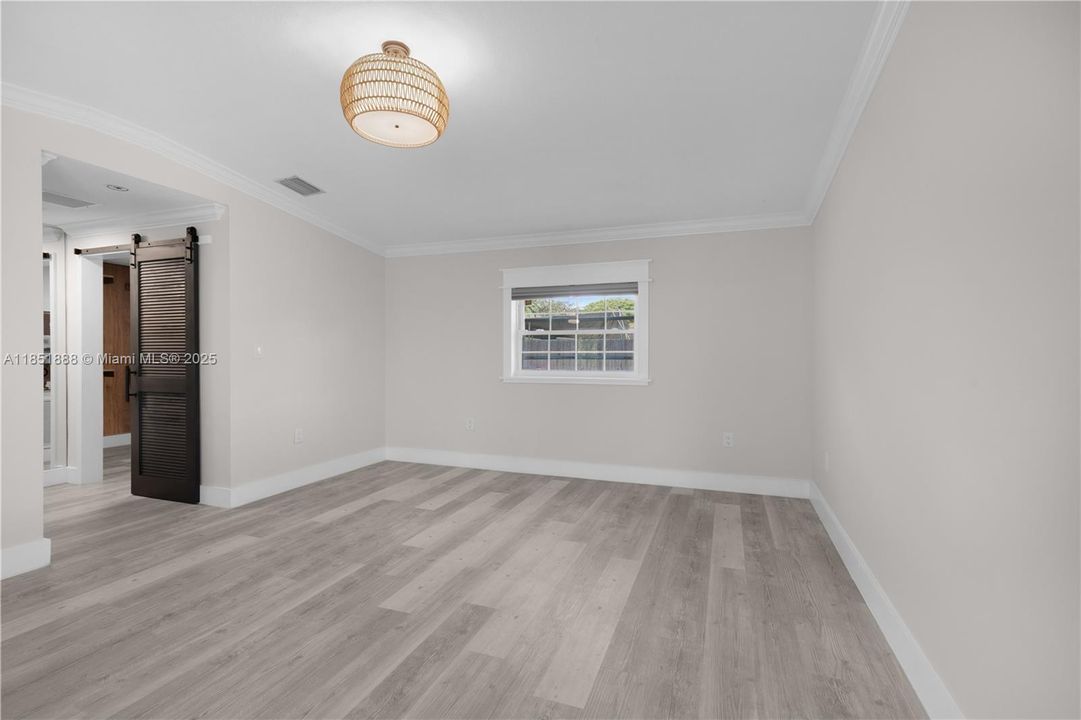 Recently Rented: $4,300 (4 beds, 2 baths, 1972 Square Feet)