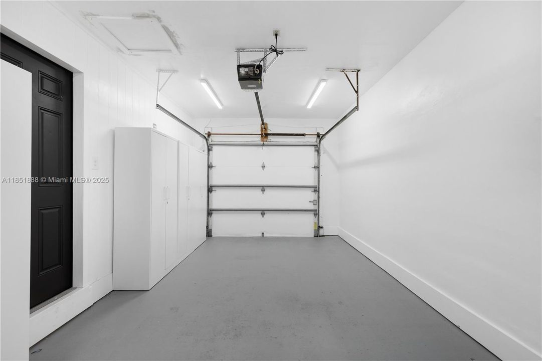 Recently Rented: $4,300 (4 beds, 2 baths, 1972 Square Feet)