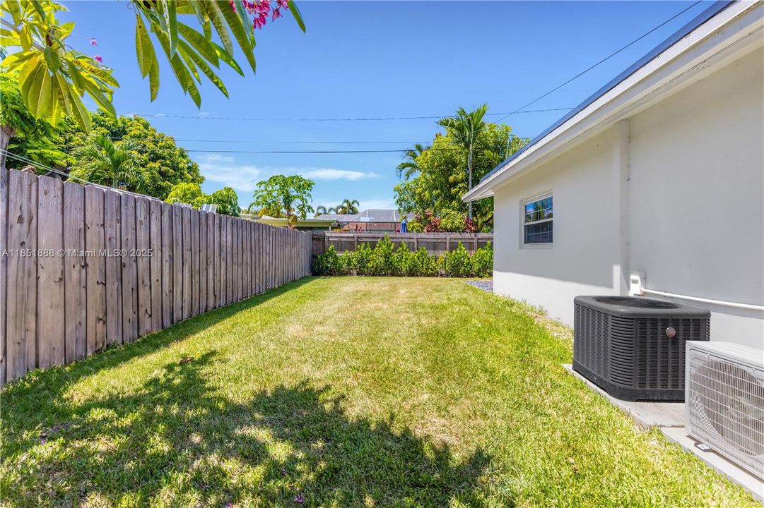 Recently Rented: $4,300 (4 beds, 2 baths, 1972 Square Feet)