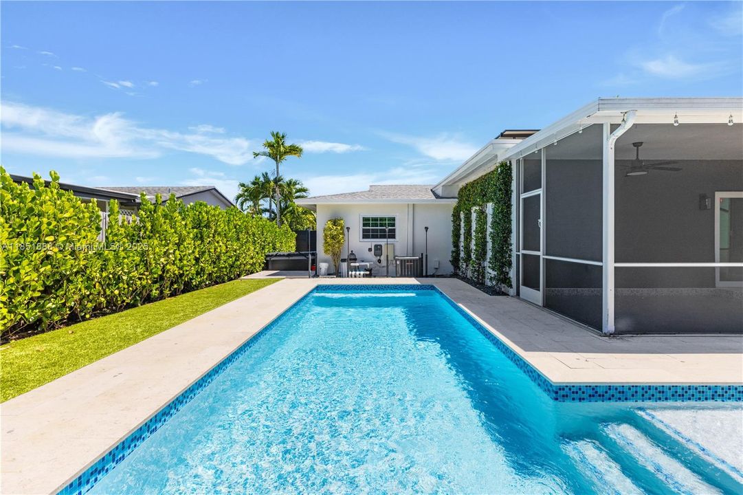 Recently Rented: $4,300 (4 beds, 2 baths, 1972 Square Feet)