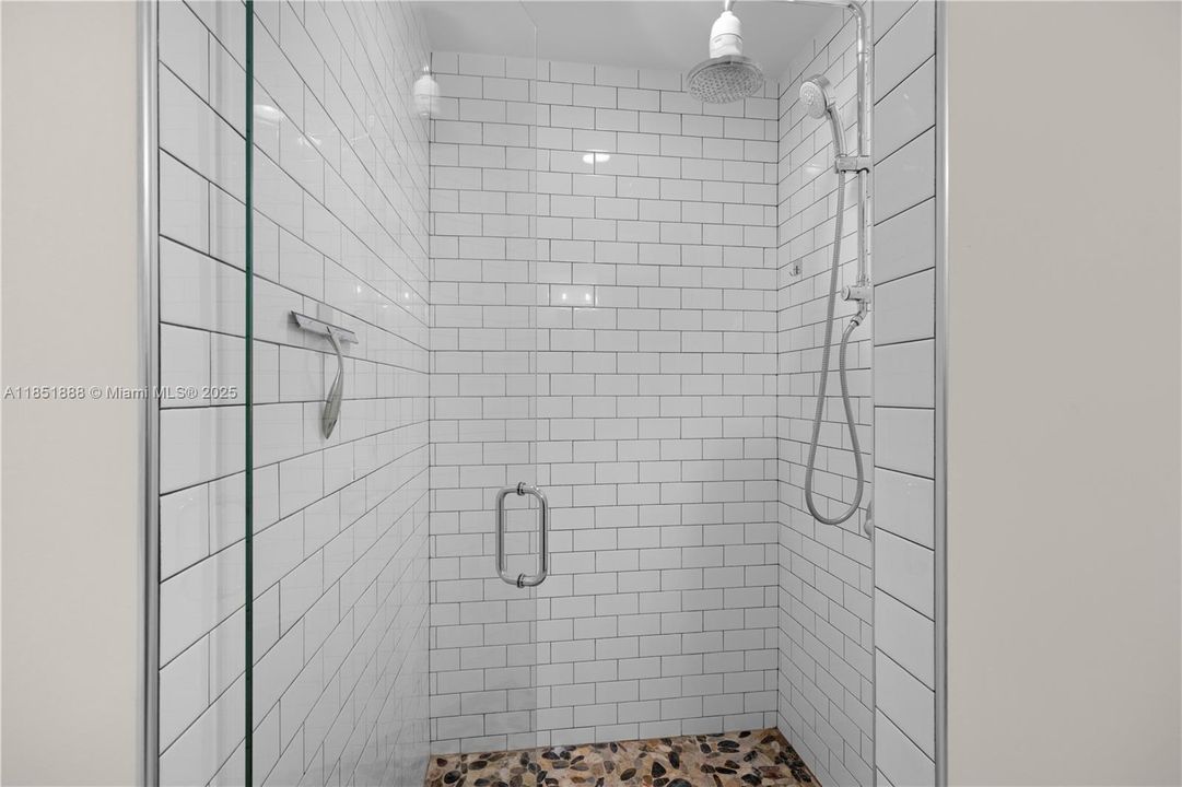 Recently Rented: $4,300 (4 beds, 2 baths, 1972 Square Feet)