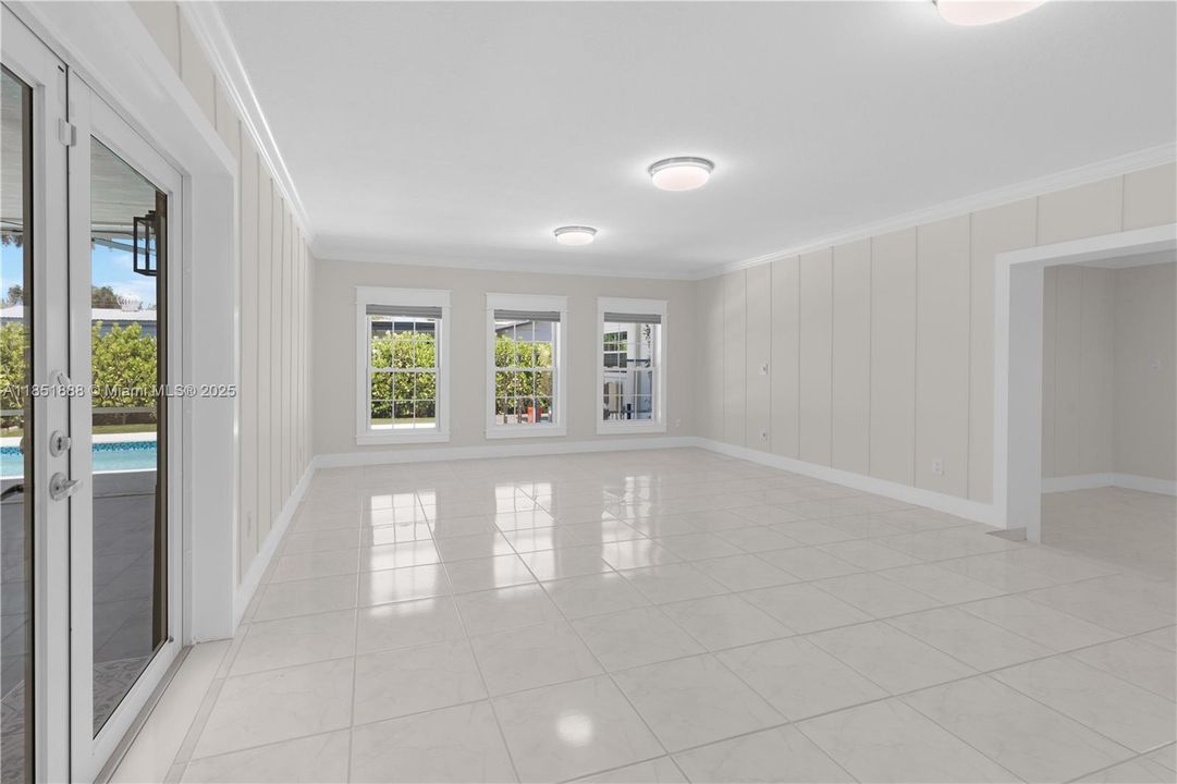 Recently Rented: $4,300 (4 beds, 2 baths, 1972 Square Feet)