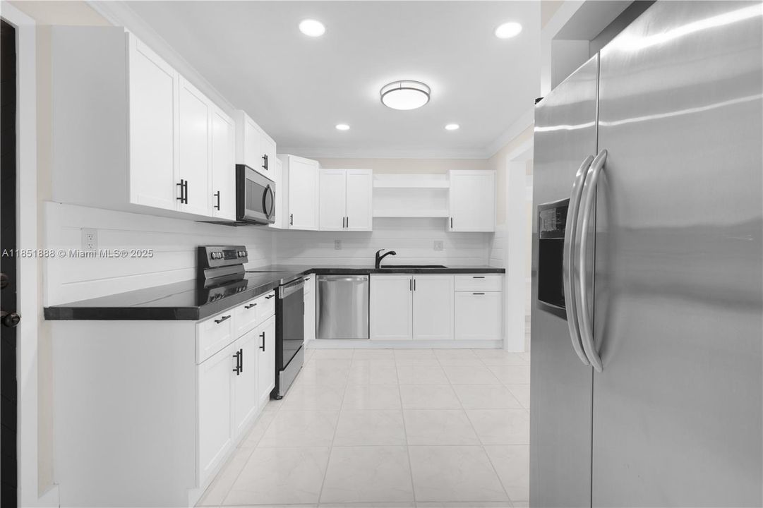 Recently Rented: $4,300 (4 beds, 2 baths, 1972 Square Feet)