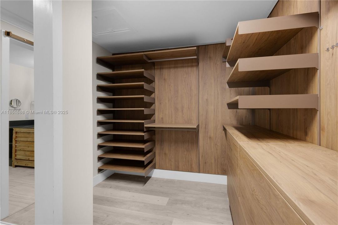 Recently Rented: $4,300 (4 beds, 2 baths, 1972 Square Feet)