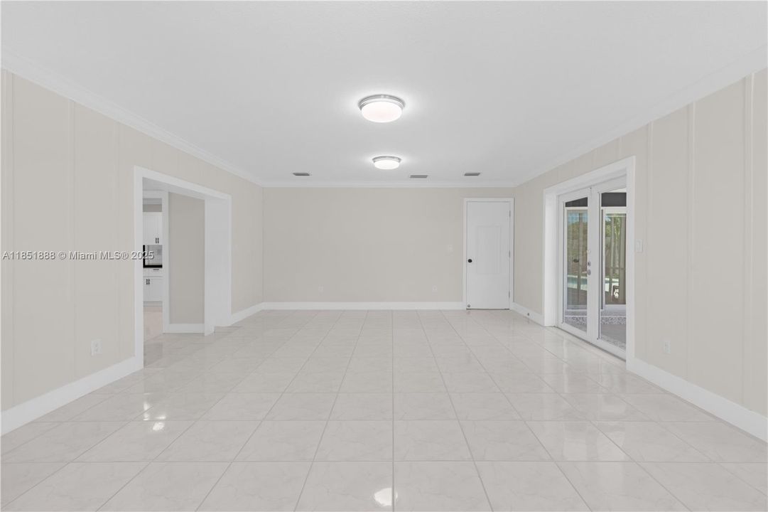 Recently Rented: $4,300 (4 beds, 2 baths, 1972 Square Feet)