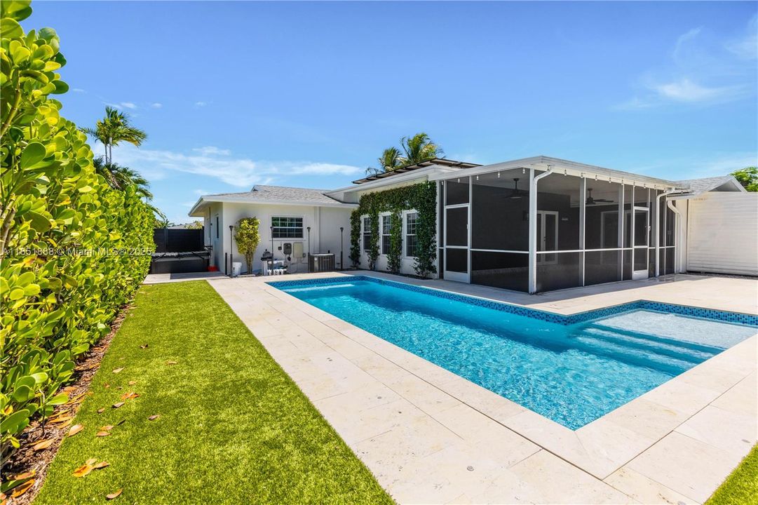 Recently Rented: $4,300 (4 beds, 2 baths, 1972 Square Feet)