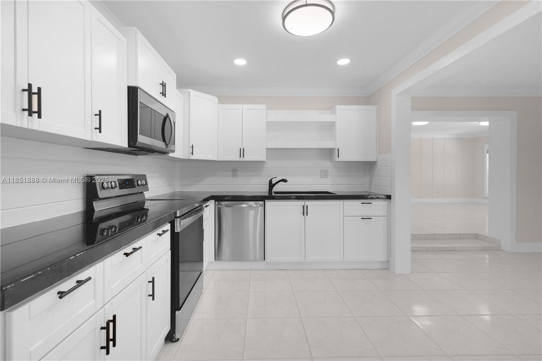 Recently Rented: $4,300 (4 beds, 2 baths, 1972 Square Feet)