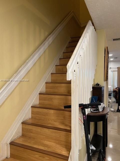 Под контрактом: $360,000 (3 спален, 2 ванн, 1150 Квадратных фут)