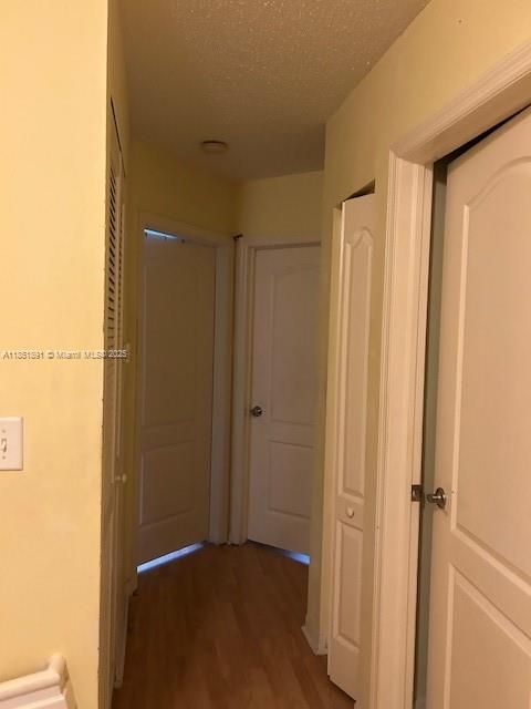 Под контрактом: $360,000 (3 спален, 2 ванн, 1150 Квадратных фут)