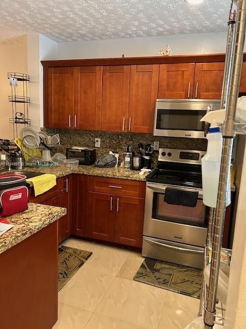 Под контрактом: $360,000 (3 спален, 2 ванн, 1150 Квадратных фут)