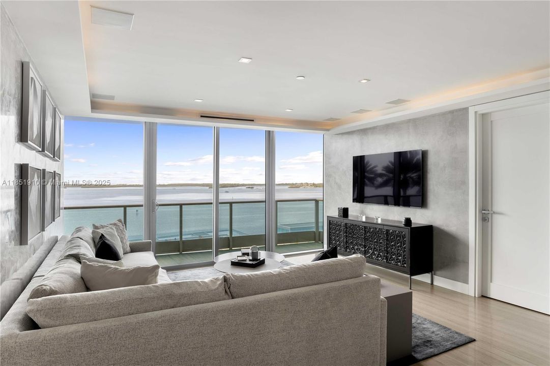 Vendido Recientemente: $1,750,000 (2 camas, 2 baños, 1730 Pies cuadrados)