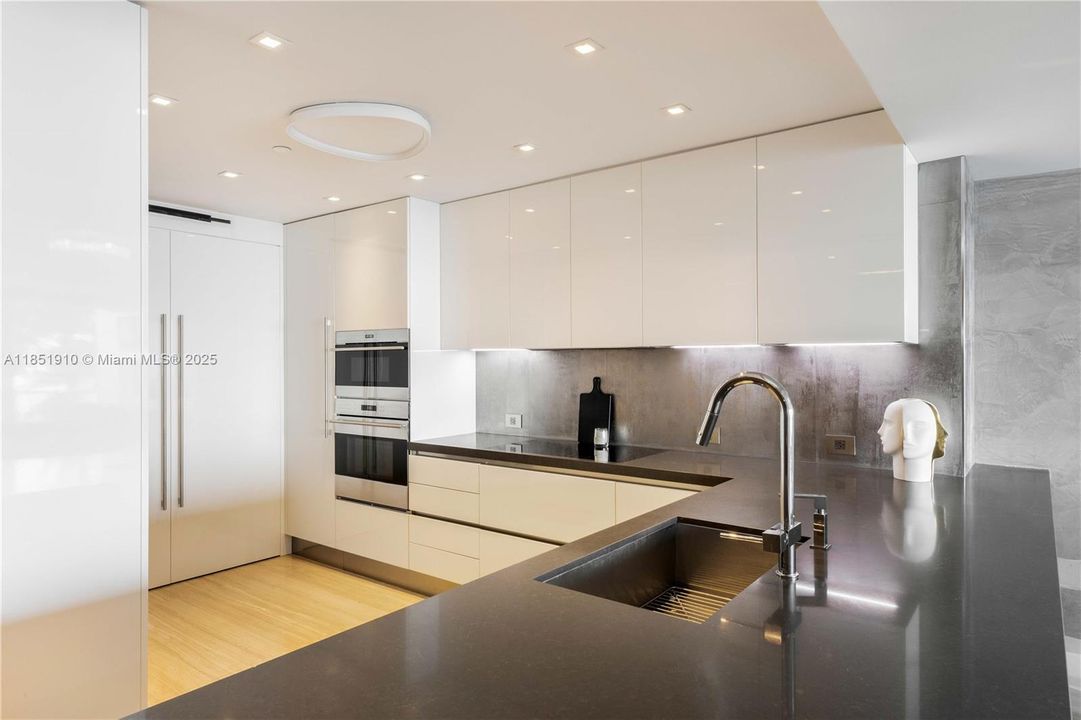 Vendido Recientemente: $1,750,000 (2 camas, 2 baños, 1730 Pies cuadrados)