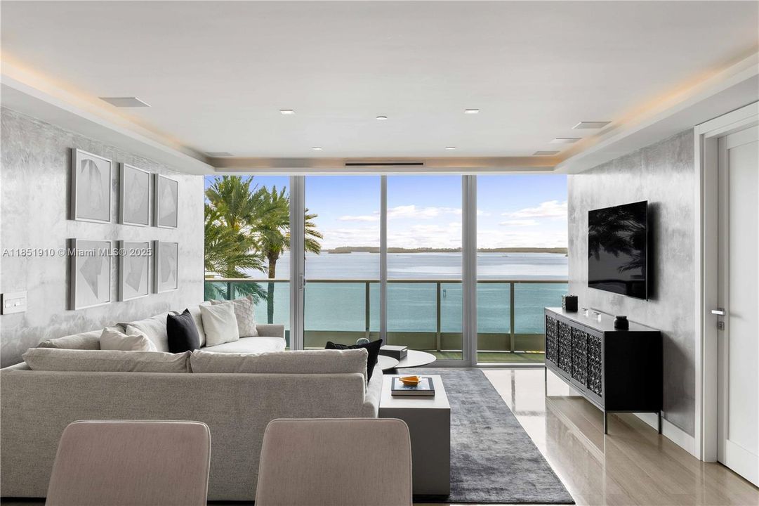 Vendido Recientemente: $1,750,000 (2 camas, 2 baños, 1730 Pies cuadrados)