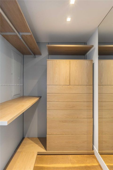 Vendido Recientemente: $1,750,000 (2 camas, 2 baños, 1730 Pies cuadrados)