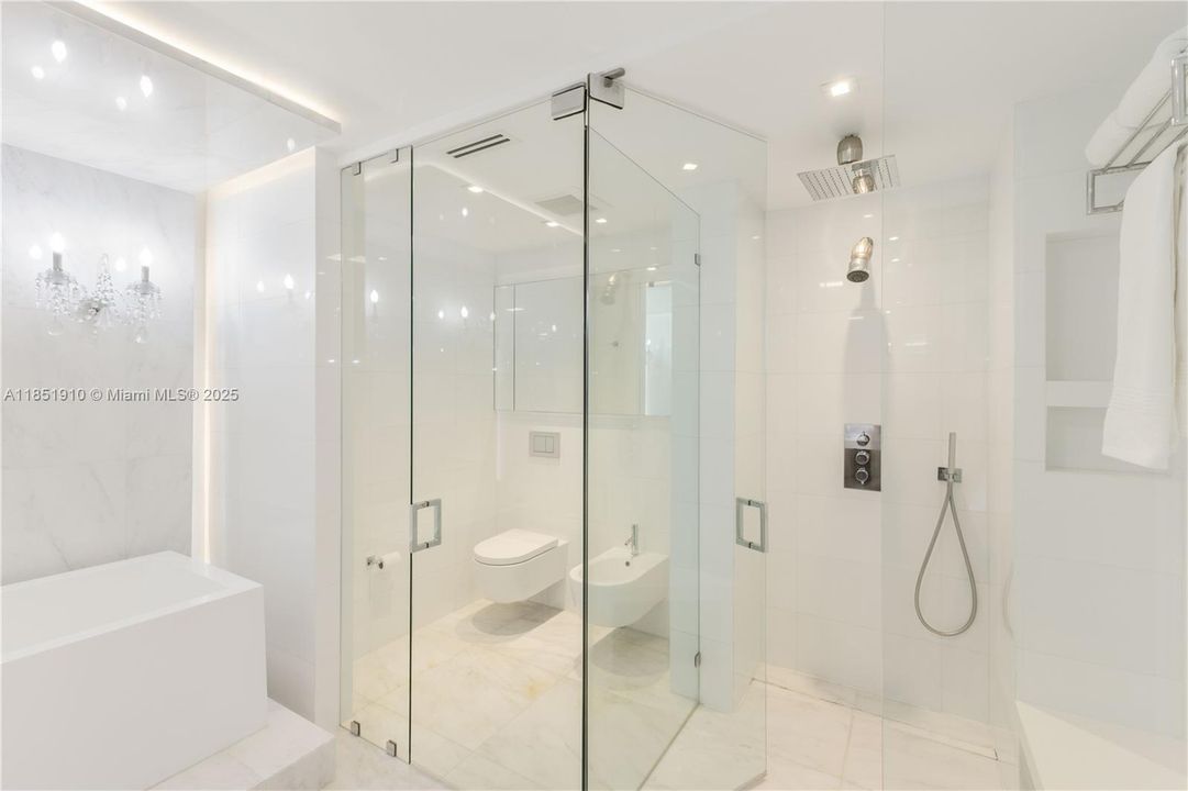 Vendido Recientemente: $1,750,000 (2 camas, 2 baños, 1730 Pies cuadrados)