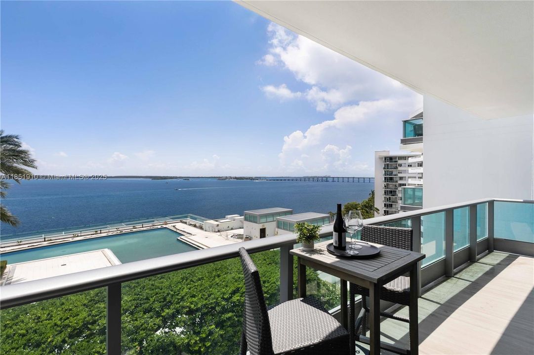 Vendido Recientemente: $1,750,000 (2 camas, 2 baños, 1730 Pies cuadrados)