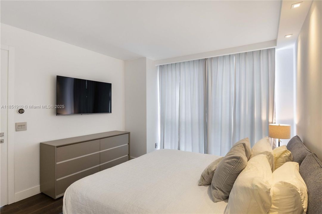 Vendido Recientemente: $1,750,000 (2 camas, 2 baños, 1730 Pies cuadrados)