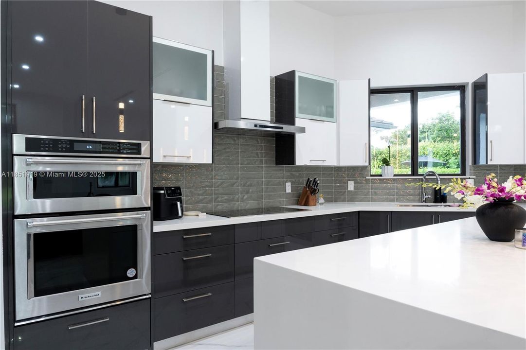 For Sale: $1,675,000 (5 beds, 4 baths, 3826 Square Feet)