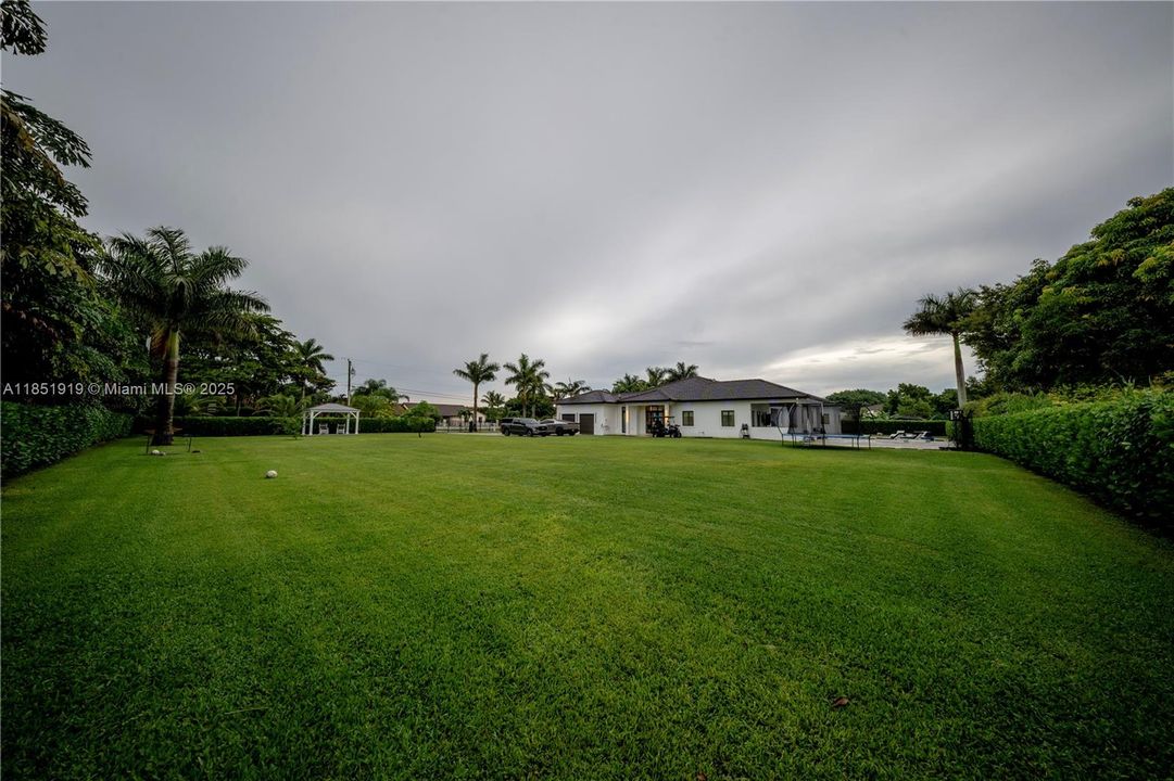 For Sale: $1,675,000 (5 beds, 4 baths, 3826 Square Feet)