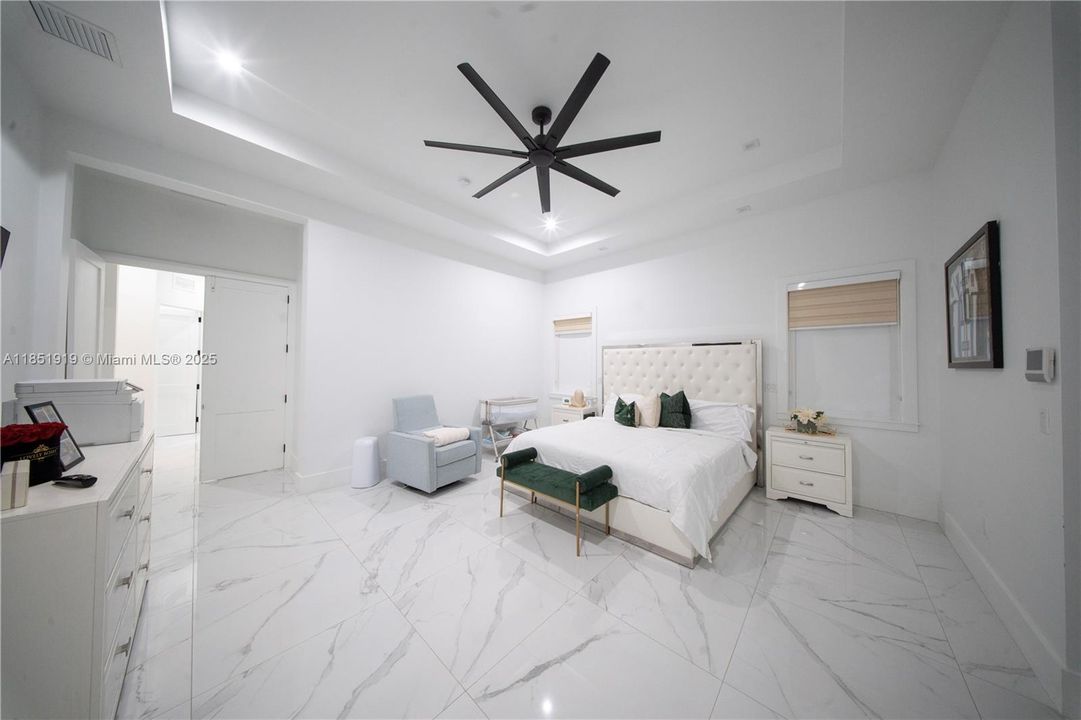 For Sale: $1,675,000 (5 beds, 4 baths, 3826 Square Feet)