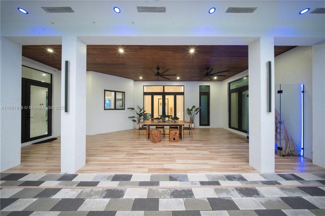 For Sale: $1,675,000 (5 beds, 4 baths, 3826 Square Feet)