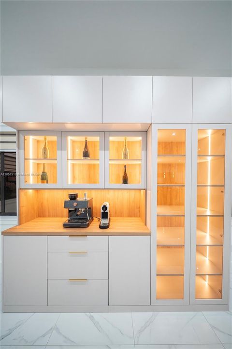 For Sale: $1,675,000 (5 beds, 4 baths, 3826 Square Feet)